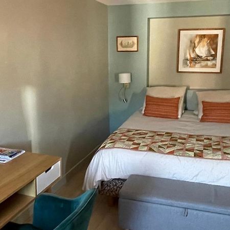 Au Coeur Du Vieux Toulon Au Calme Appartement Renove Climatise Confortable Etage Eleve Avec Ascenseur Proche Parking Et Toutes Commodites מראה חיצוני תמונה