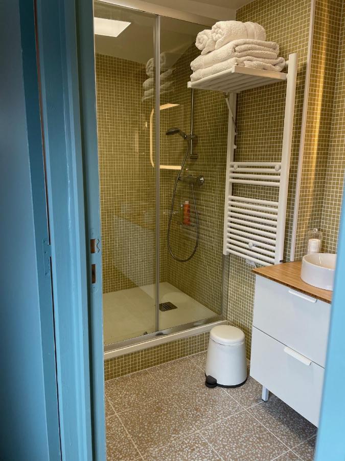 Au Coeur Du Vieux Toulon Au Calme Appartement Renove Climatise Confortable Etage Eleve Avec Ascenseur Proche Parking Et Toutes Commodites מראה חיצוני תמונה