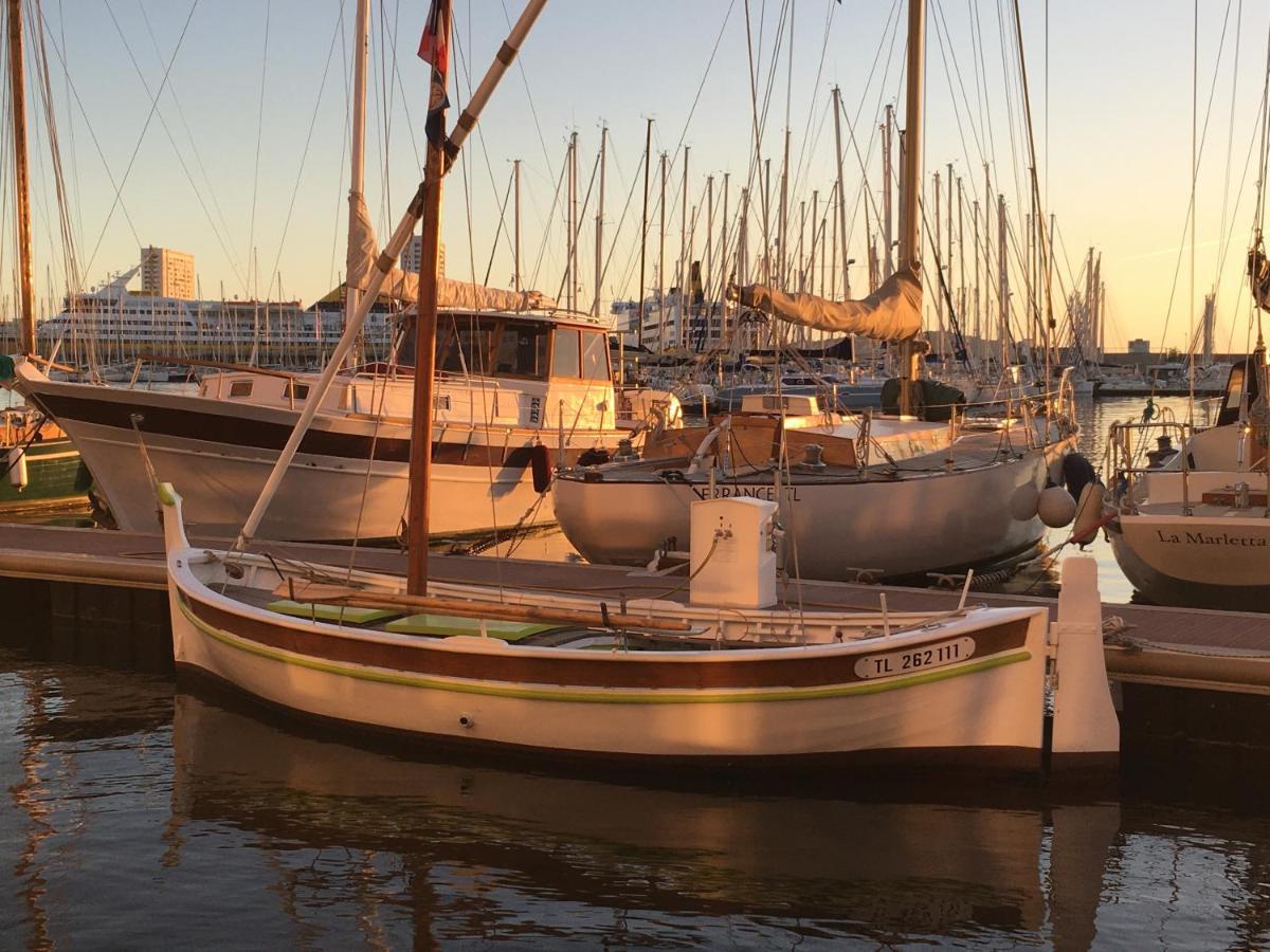 Au Coeur Du Vieux Toulon Au Calme Appartement Renove Climatise Confortable Etage Eleve Avec Ascenseur Proche Parking Et Toutes Commodites מראה חיצוני תמונה