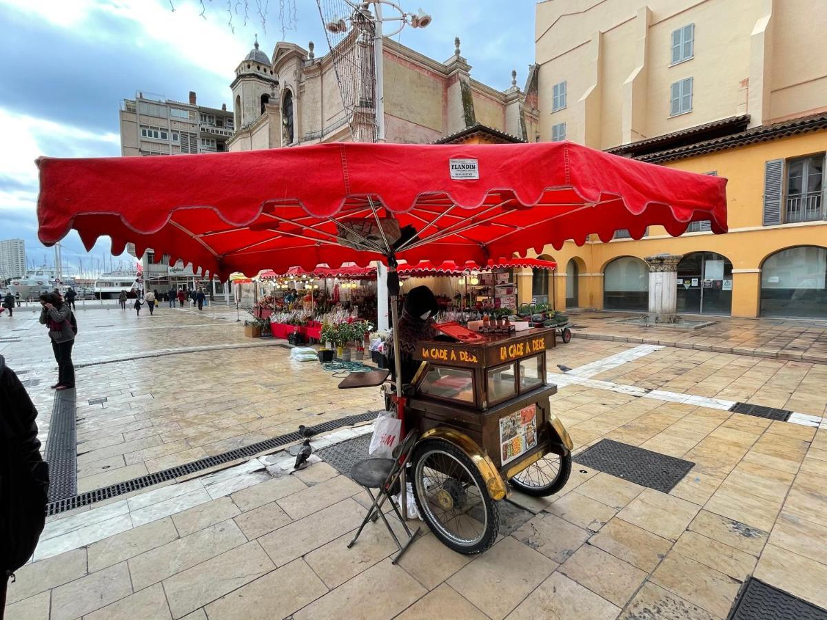 Au Coeur Du Vieux Toulon Au Calme Appartement Renove Climatise Confortable Etage Eleve Avec Ascenseur Proche Parking Et Toutes Commodites מראה חיצוני תמונה