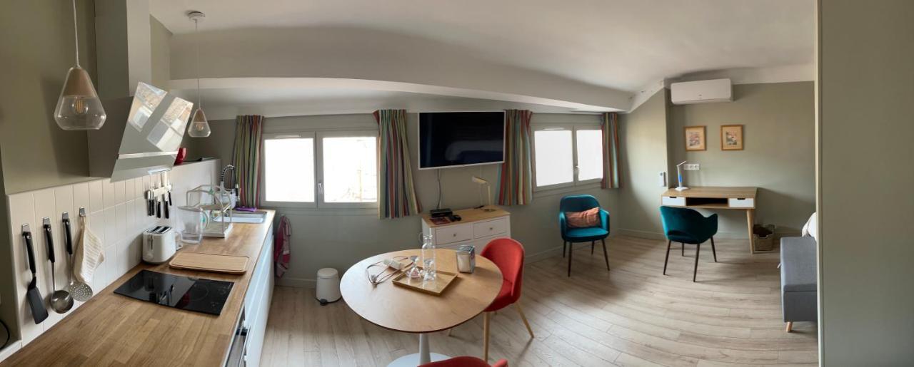 Au Coeur Du Vieux Toulon Au Calme Appartement Renove Climatise Confortable Etage Eleve Avec Ascenseur Proche Parking Et Toutes Commodites מראה חיצוני תמונה