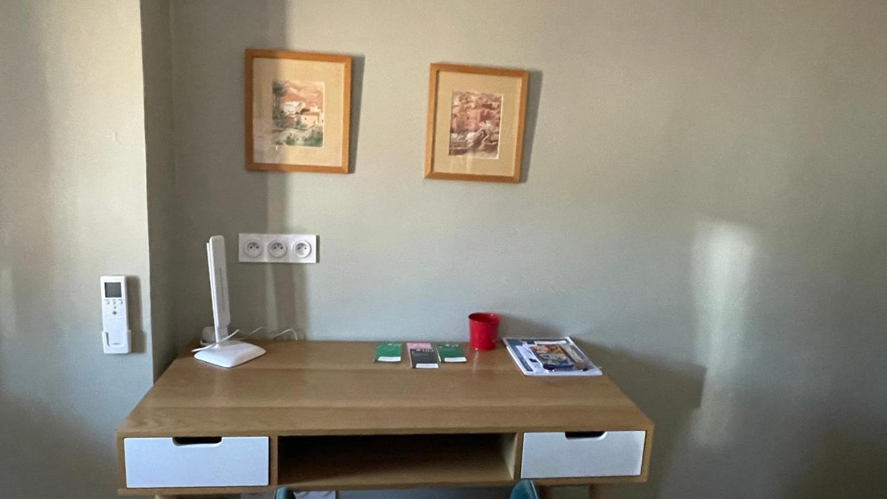 Au Coeur Du Vieux Toulon Au Calme Appartement Renove Climatise Confortable Etage Eleve Avec Ascenseur Proche Parking Et Toutes Commodites מראה חיצוני תמונה