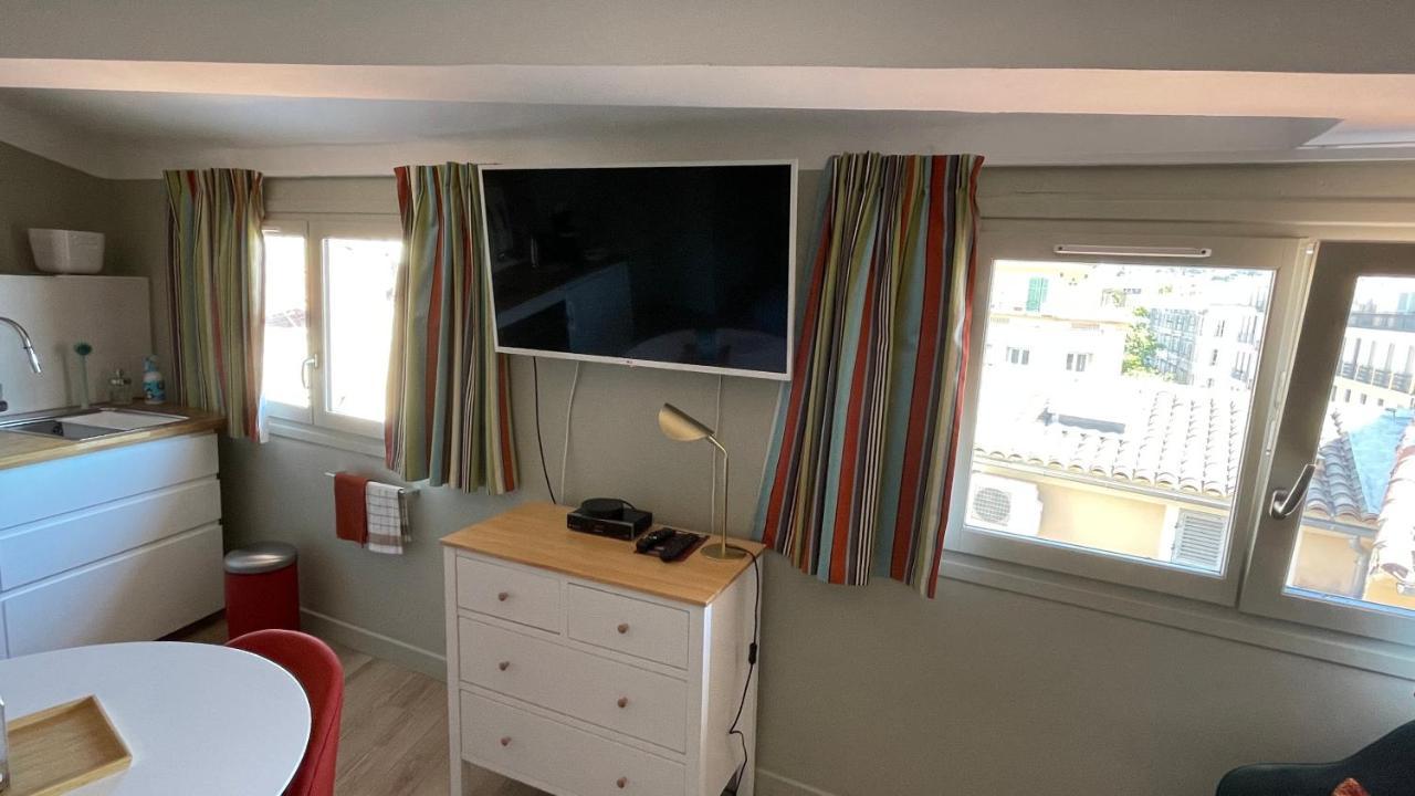 Au Coeur Du Vieux Toulon Au Calme Appartement Renove Climatise Confortable Etage Eleve Avec Ascenseur Proche Parking Et Toutes Commodites מראה חיצוני תמונה