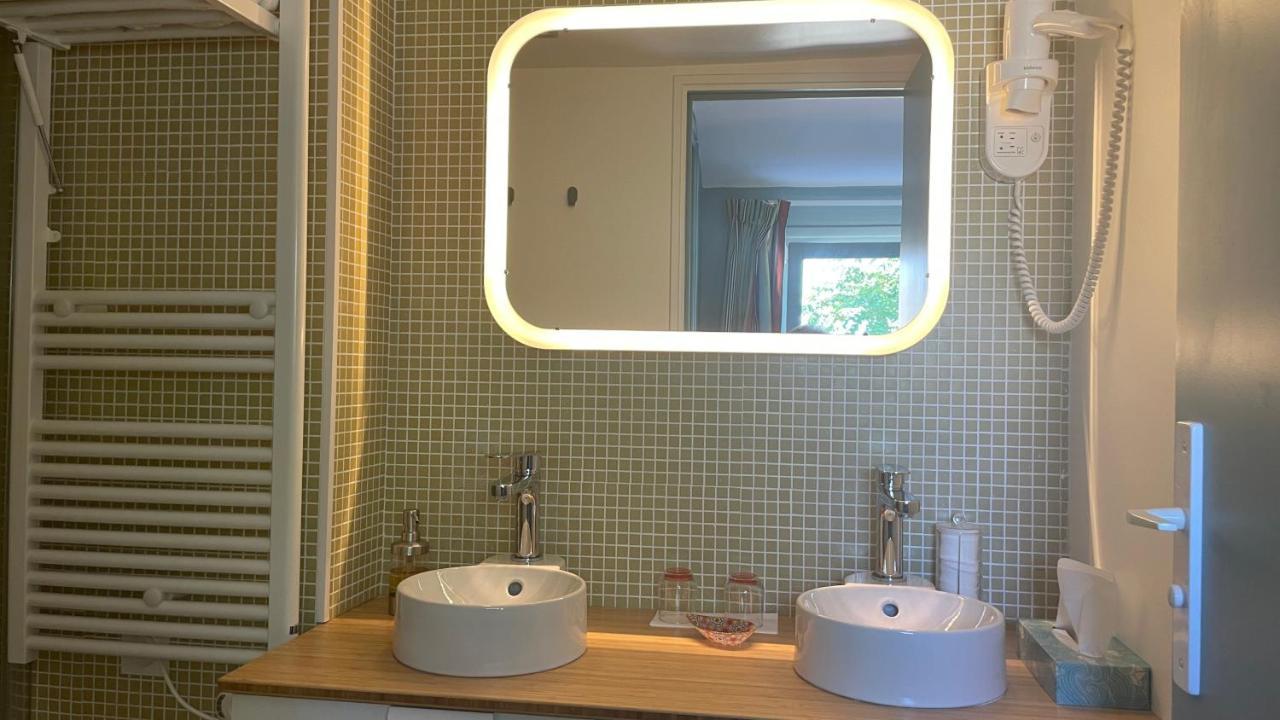 Au Coeur Du Vieux Toulon Au Calme Appartement Renove Climatise Confortable Etage Eleve Avec Ascenseur Proche Parking Et Toutes Commodites מראה חיצוני תמונה