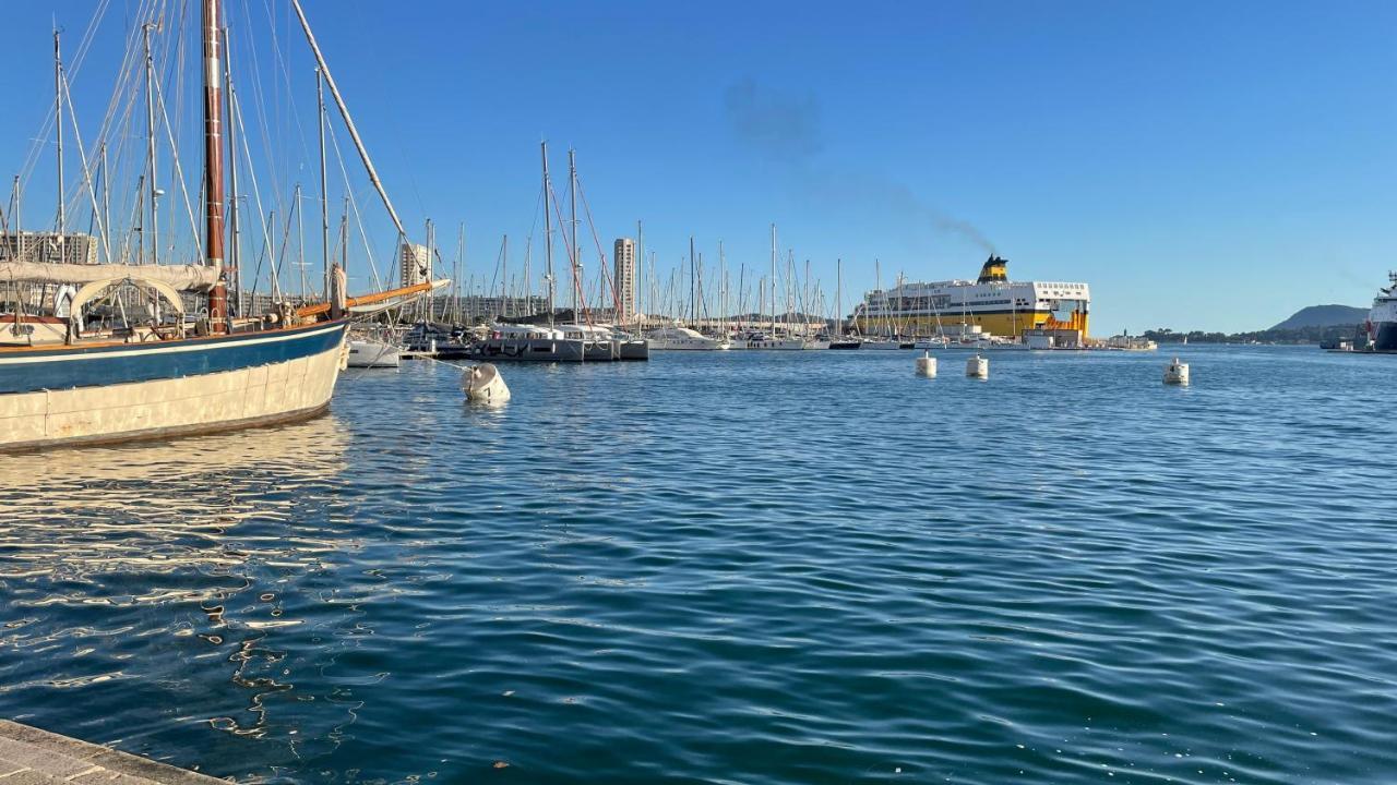 Au Coeur Du Vieux Toulon Au Calme Appartement Renove Climatise Confortable Etage Eleve Avec Ascenseur Proche Parking Et Toutes Commodites מראה חיצוני תמונה